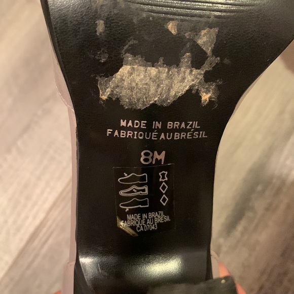 Gently worn grey kitten heels from Two Lips. Size 8. - Picture 3 of 3